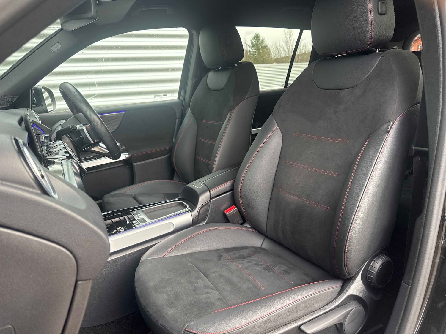 Used Mercedes-Benz GLB 2024 for sale - 77000248: Photo 3