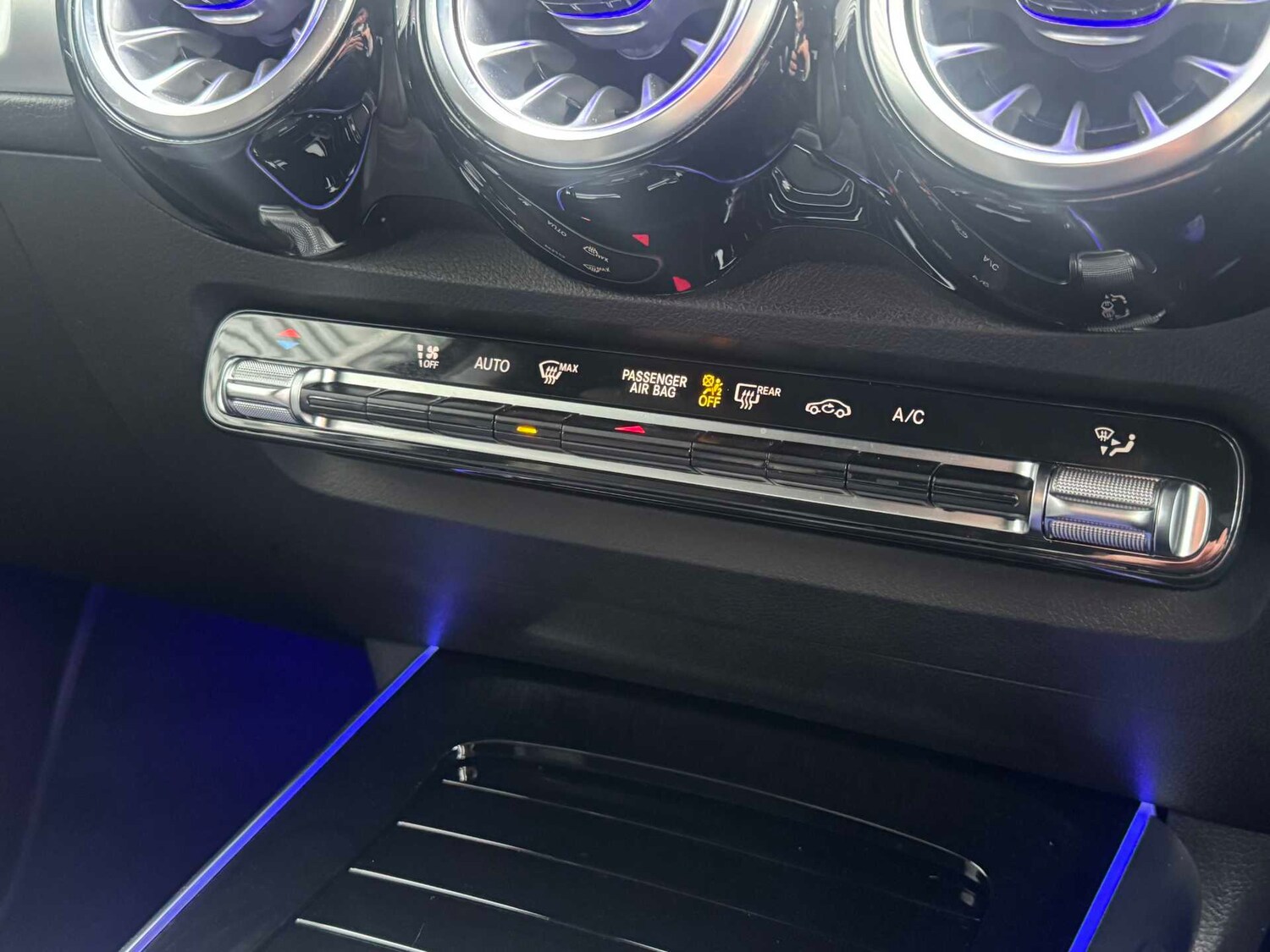 Used Mercedes-Benz GLB 2024 for sale - 77000248: Photo 32