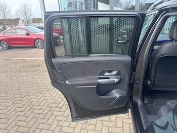 Used Mercedes-Benz GLB 2024 for sale - 77000248: Photo