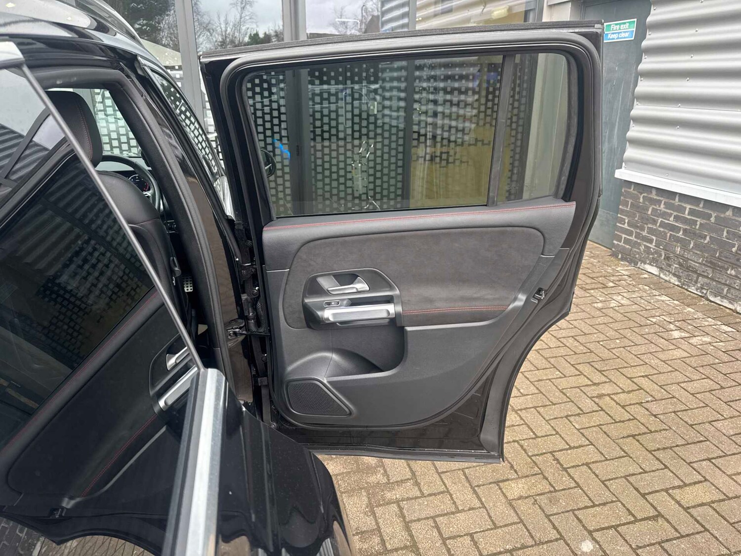 Used Mercedes-Benz GLB 2024 for sale - 77000248: Photo 6