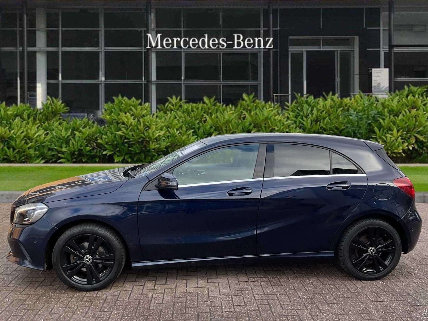 Used Mercedes-Benz A-Class 2017 for sale - 76732292: Photo 4