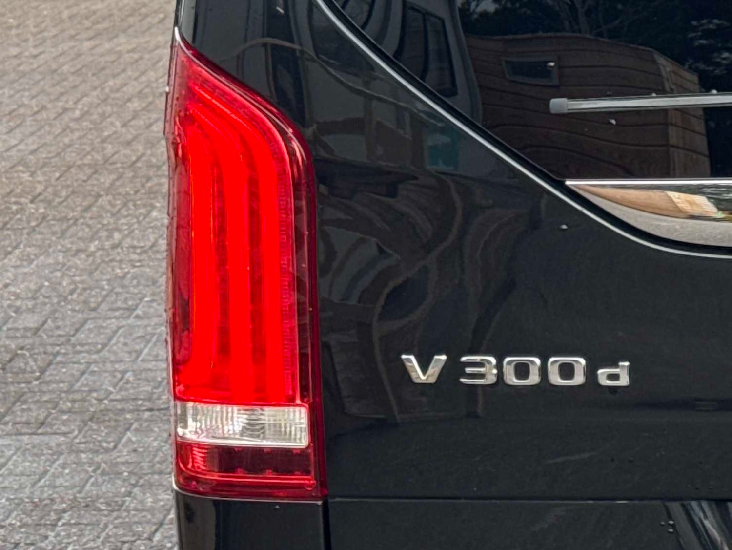 Used Mercedes-Benz V-Class 2023 for sale - 76732291: Photo 11