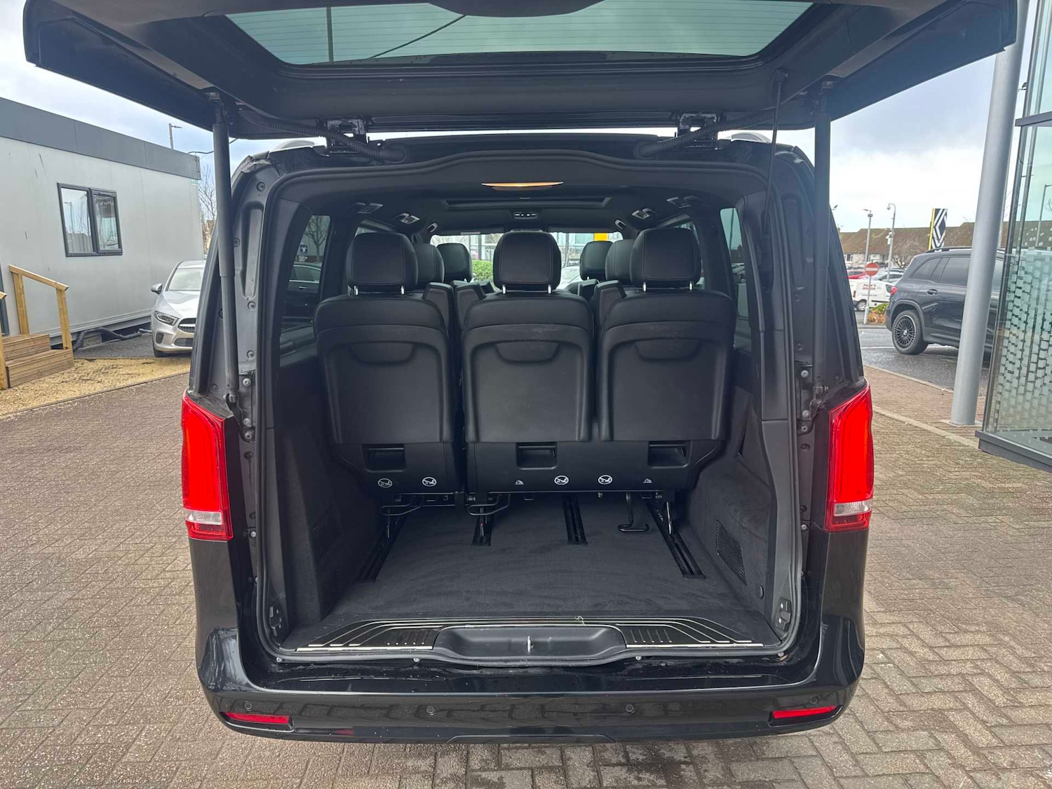 Used Mercedes-Benz V-Class 2023 for sale - 76732291: Photo 12