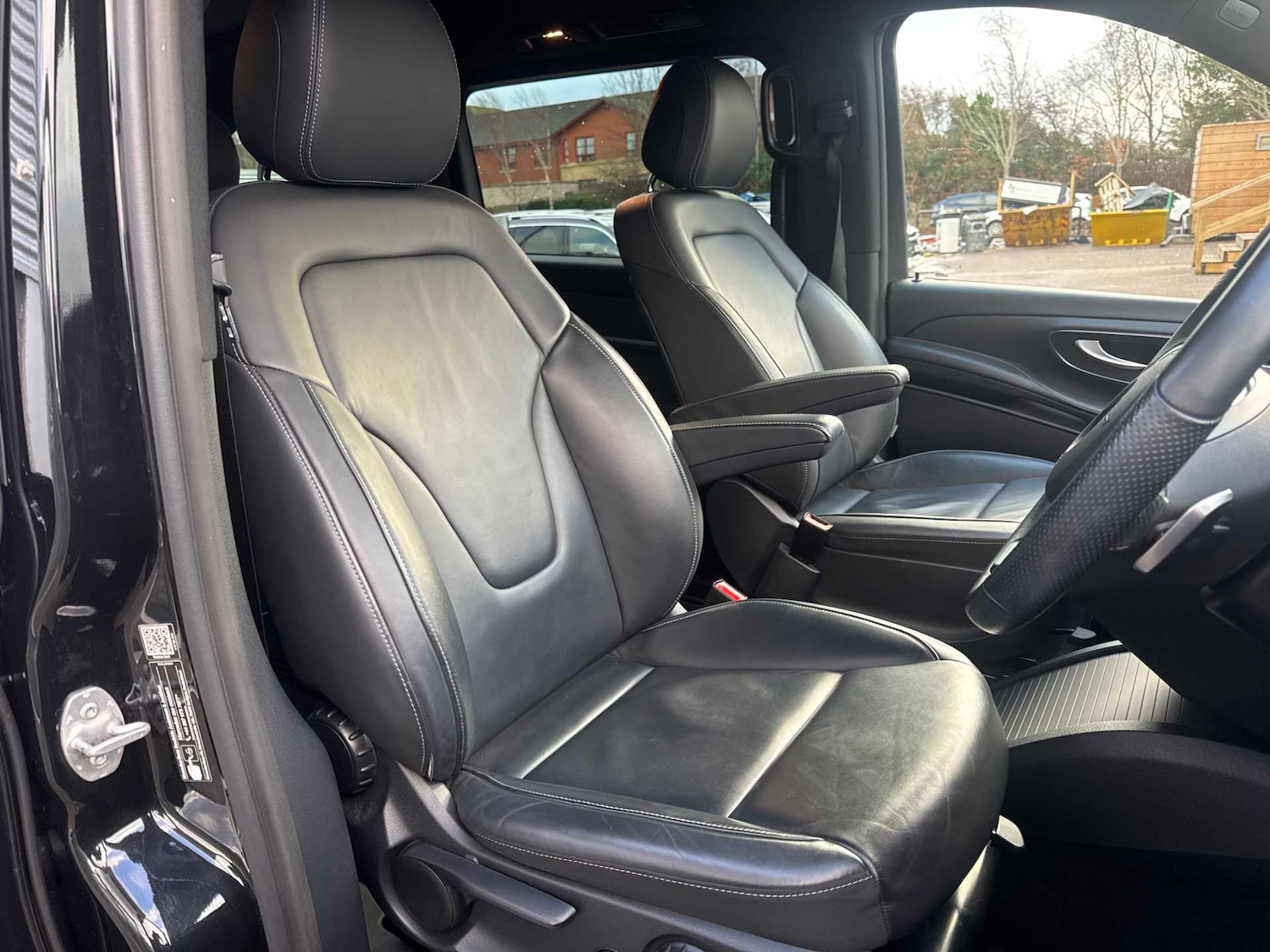 Used Mercedes-Benz V-Class 2023 for sale - 76732291: Photo 18