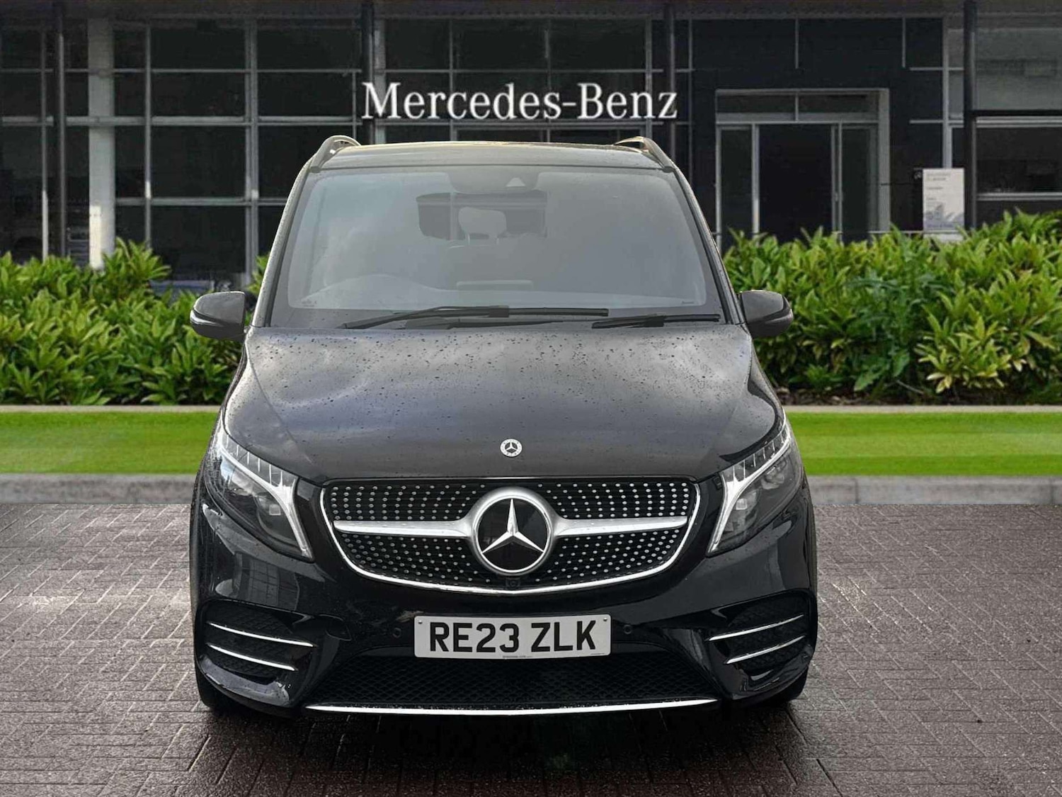 Used Mercedes-Benz V-Class 2023 for sale - 76732291: Photo 2