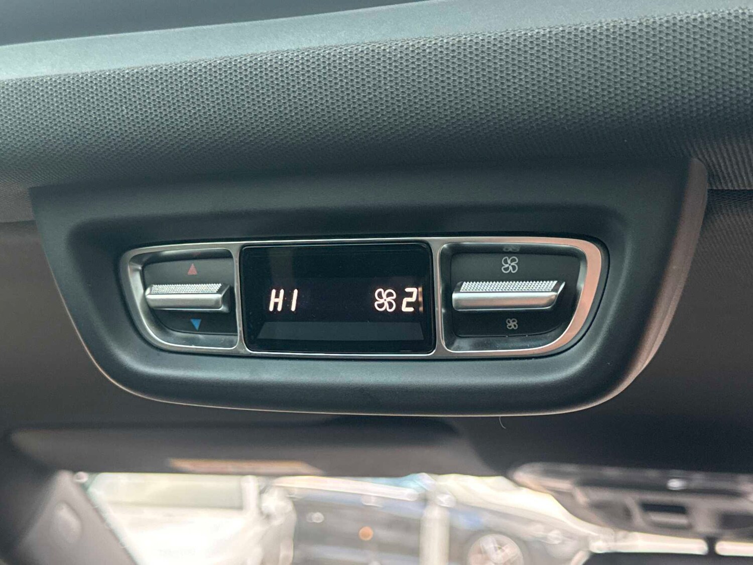 Used Mercedes-Benz V-Class 2023 for sale - 76732291: Photo 29