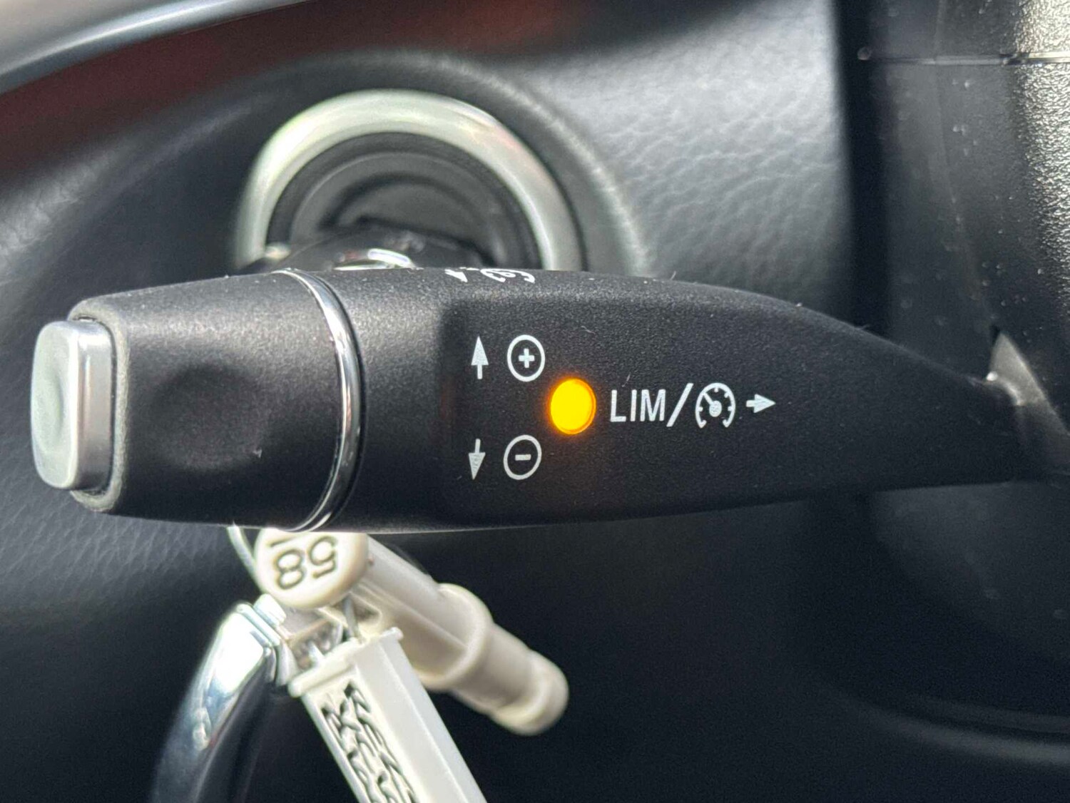 Used Mercedes-Benz V-Class 2023 for sale - 76732291: Photo 32