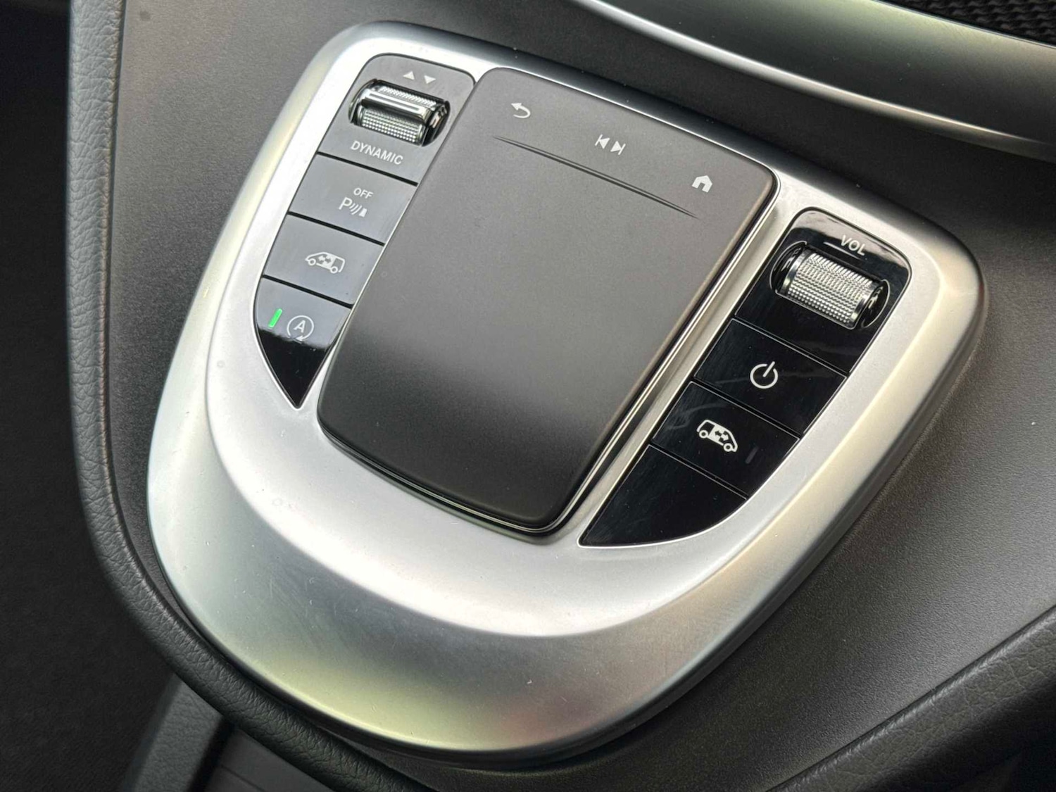 Used Mercedes-Benz V-Class 2023 for sale - 76732291: Photo 33