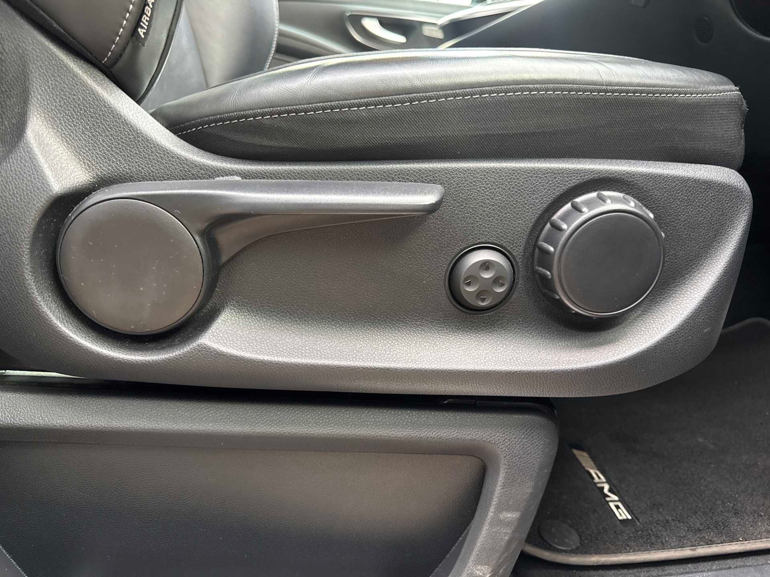 Used Mercedes-Benz V-Class 2023 for sale - 76732291: Photo 34