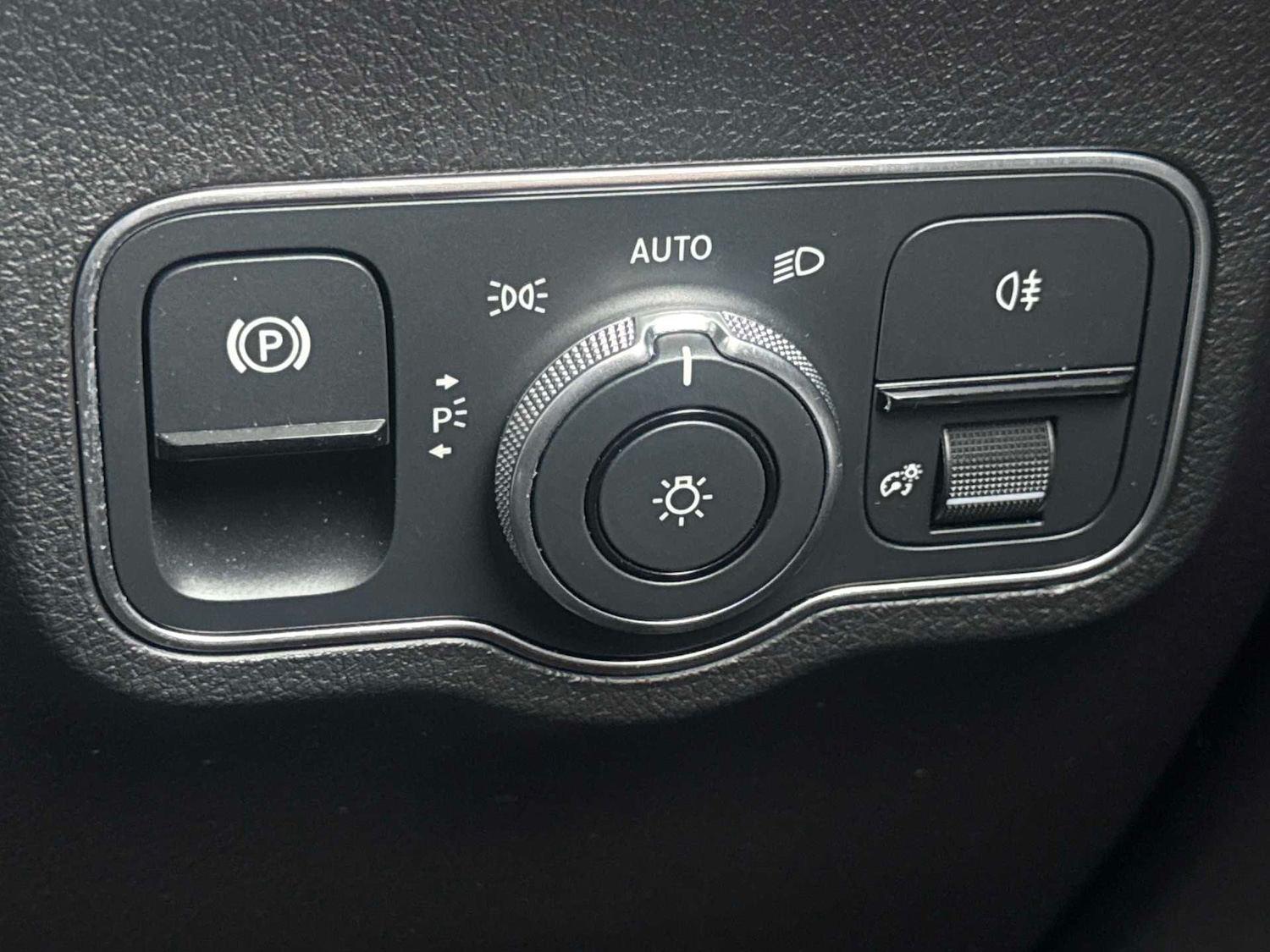 Used Mercedes-Benz EQB 2023 for sale - 77233024: Photo 30