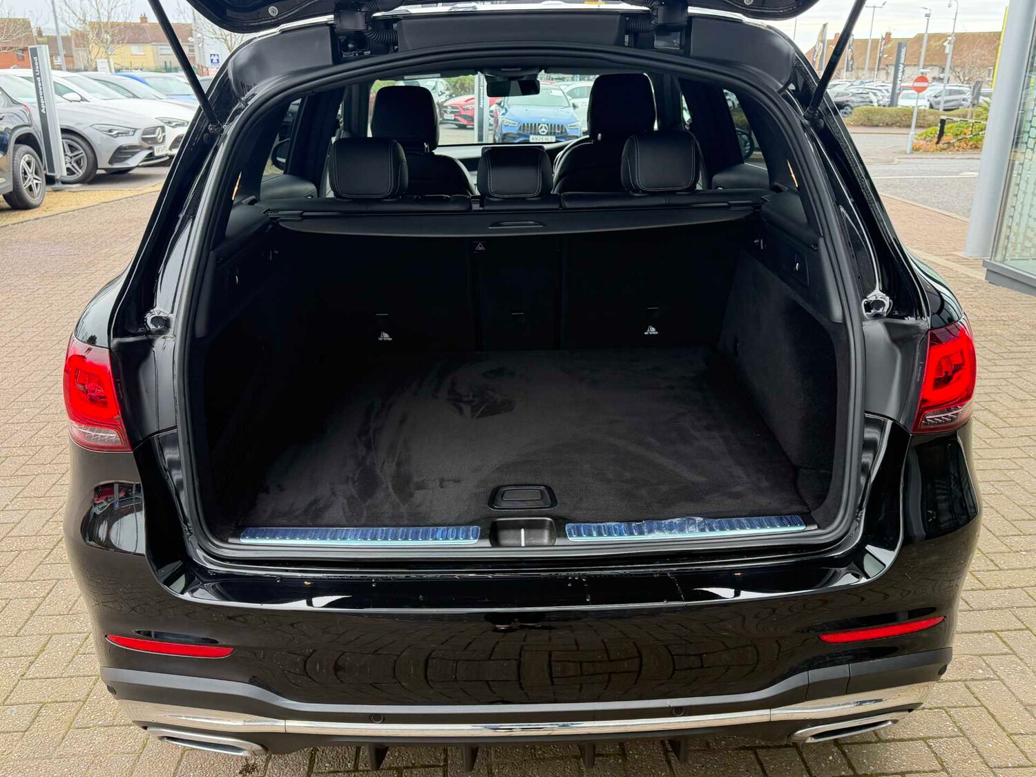 Used Mercedes-Benz GLC 2022 for sale - 77943102: Photo 11