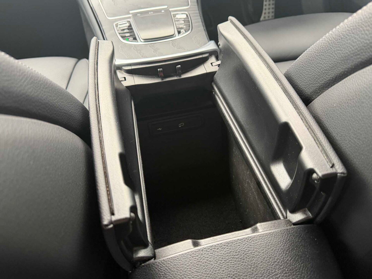 Used Mercedes-Benz GLC 2022 for sale - 77943102: Photo 25