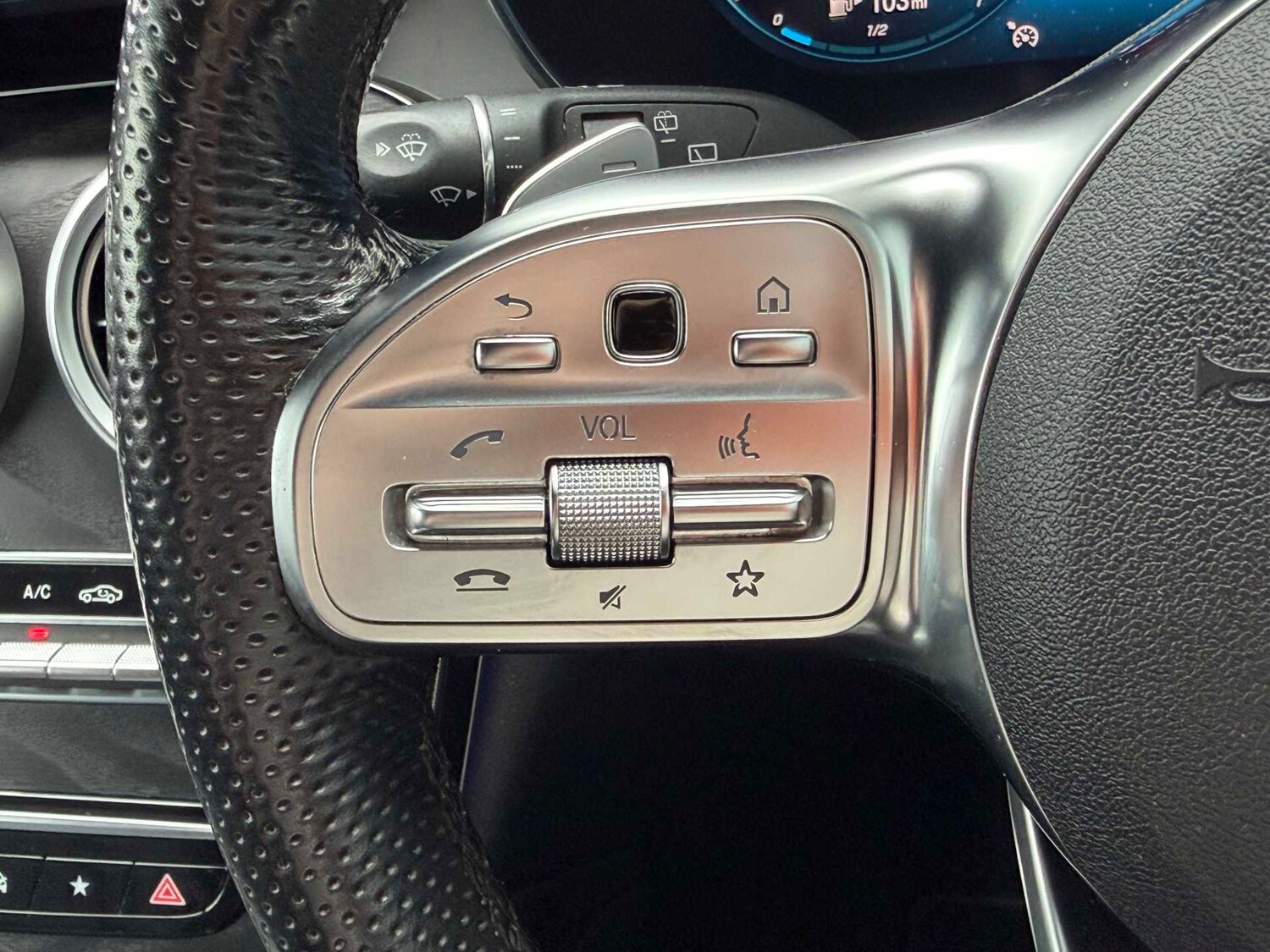 Used Mercedes-Benz GLC 2022 for sale - 77943102: Photo 27