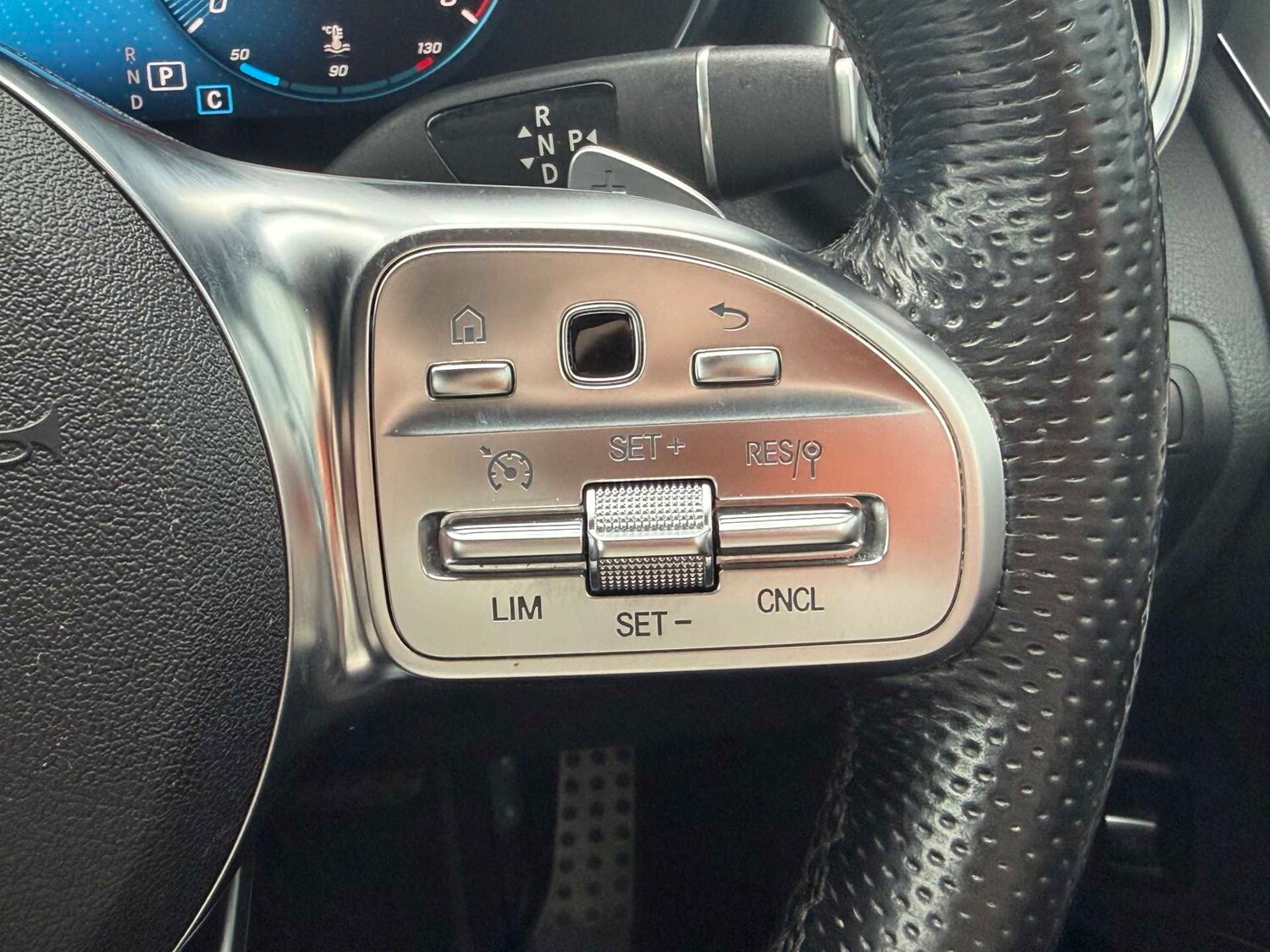 Used Mercedes-Benz GLC 2022 for sale - 77943102: Photo 28