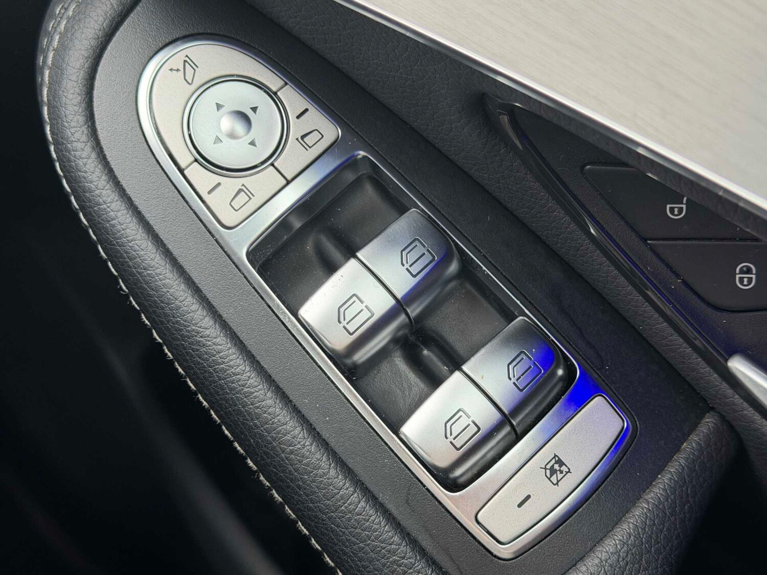 Used Mercedes-Benz GLC 2022 for sale - 77943102: Photo 31