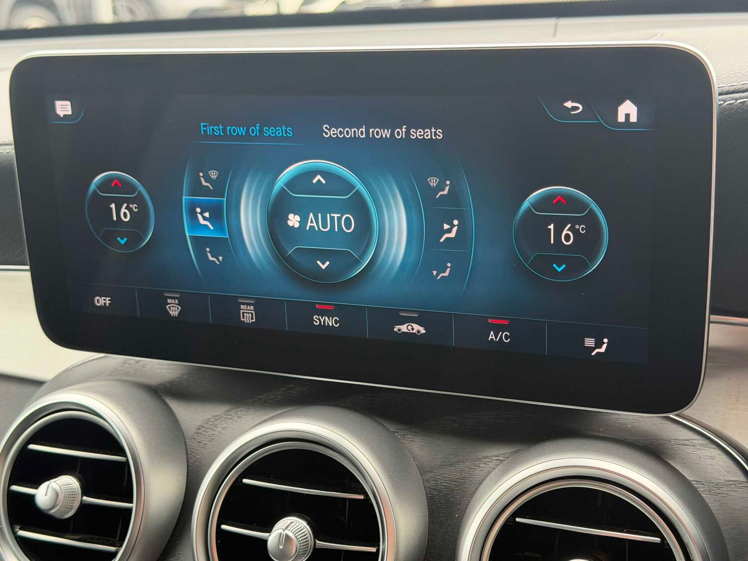 Used Mercedes-Benz GLC 2022 for sale - 77943102: Photo 33