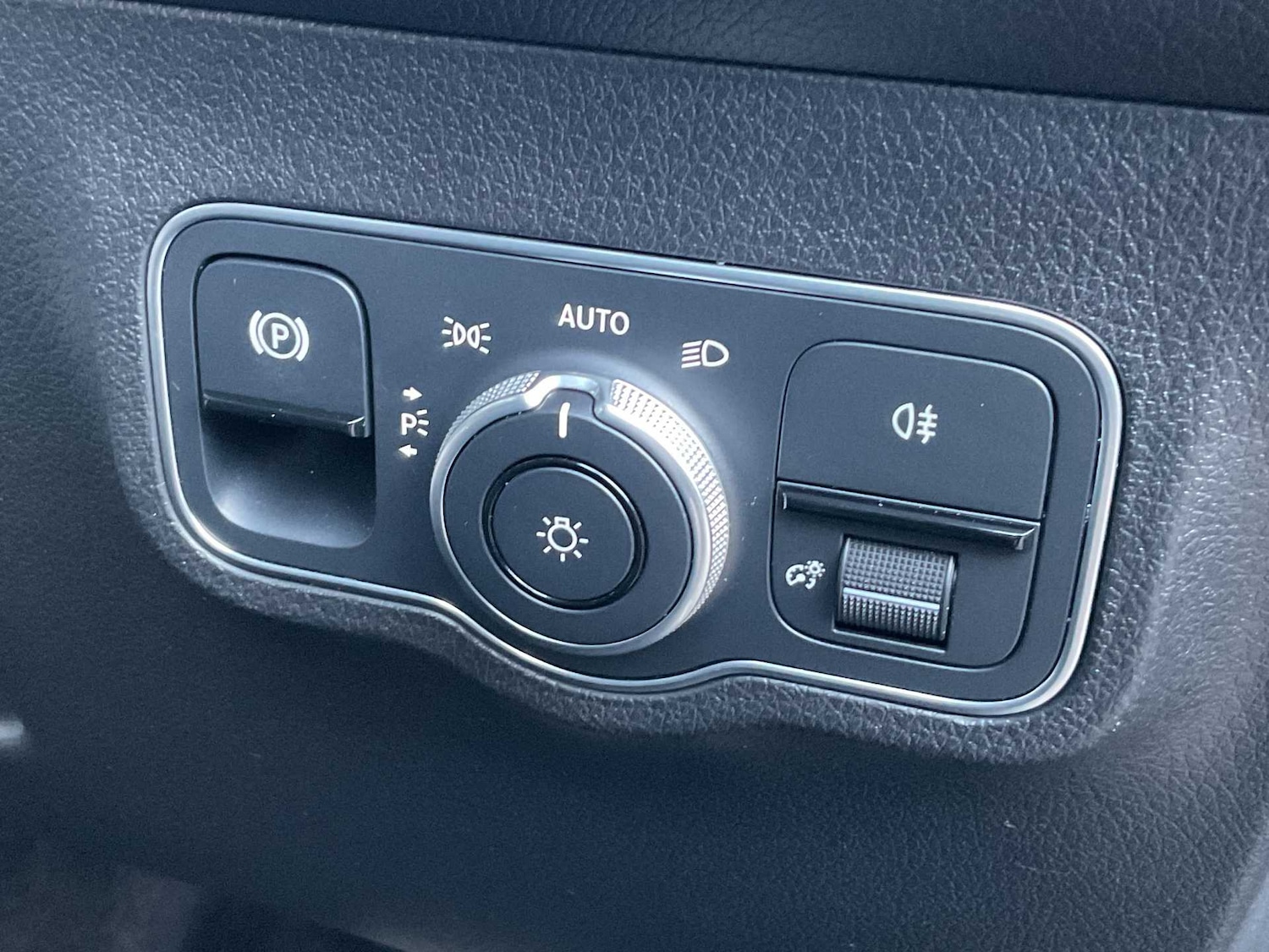 Used Mercedes-Benz GLB 2023 for sale - 76329357: Photo 31