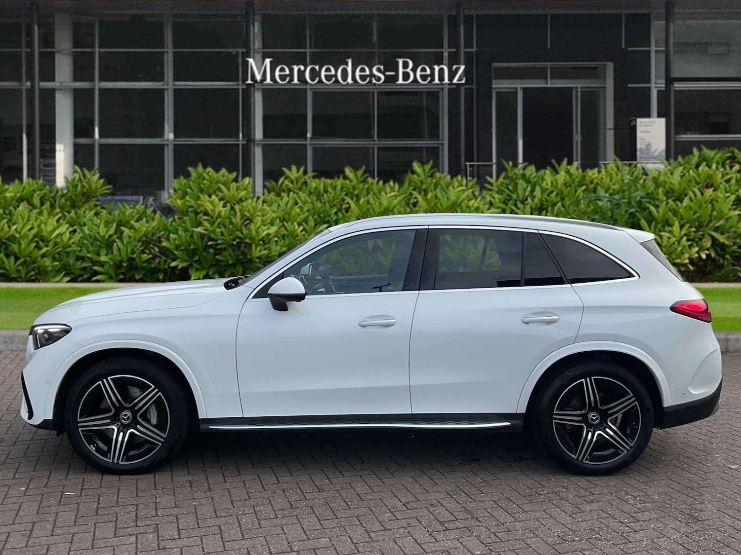 Used Mercedes-Benz GLC 2024 for sale - 76564465: Photo 4