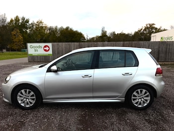 Used Volkswagen Golf 2010 for sale - 76412135: Photo