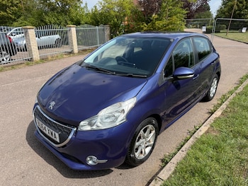 Used Peugeot 208 2014 for sale - 75363435: Photo