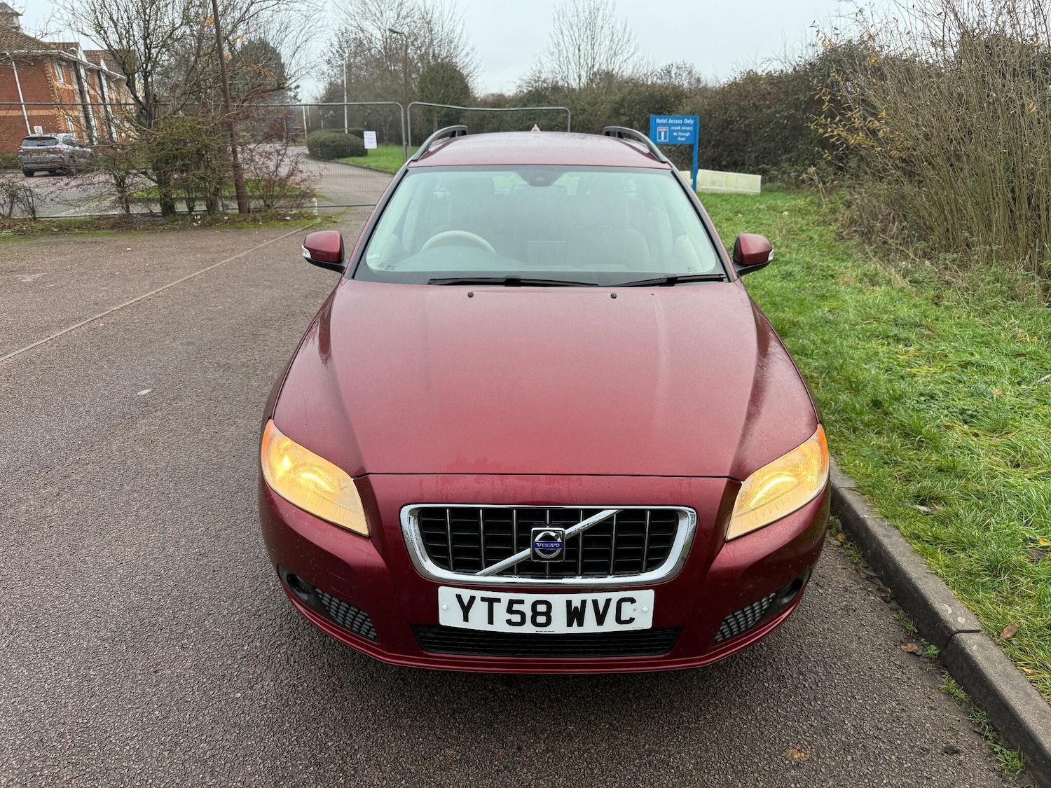 Used Volvo V70 2008 for sale - 76926244: Photo 2