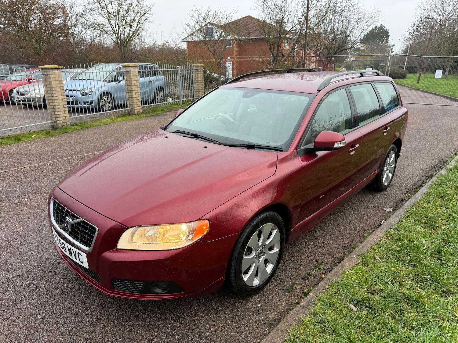 Used Volvo V70 2008 for sale - 76926244: Photo 3