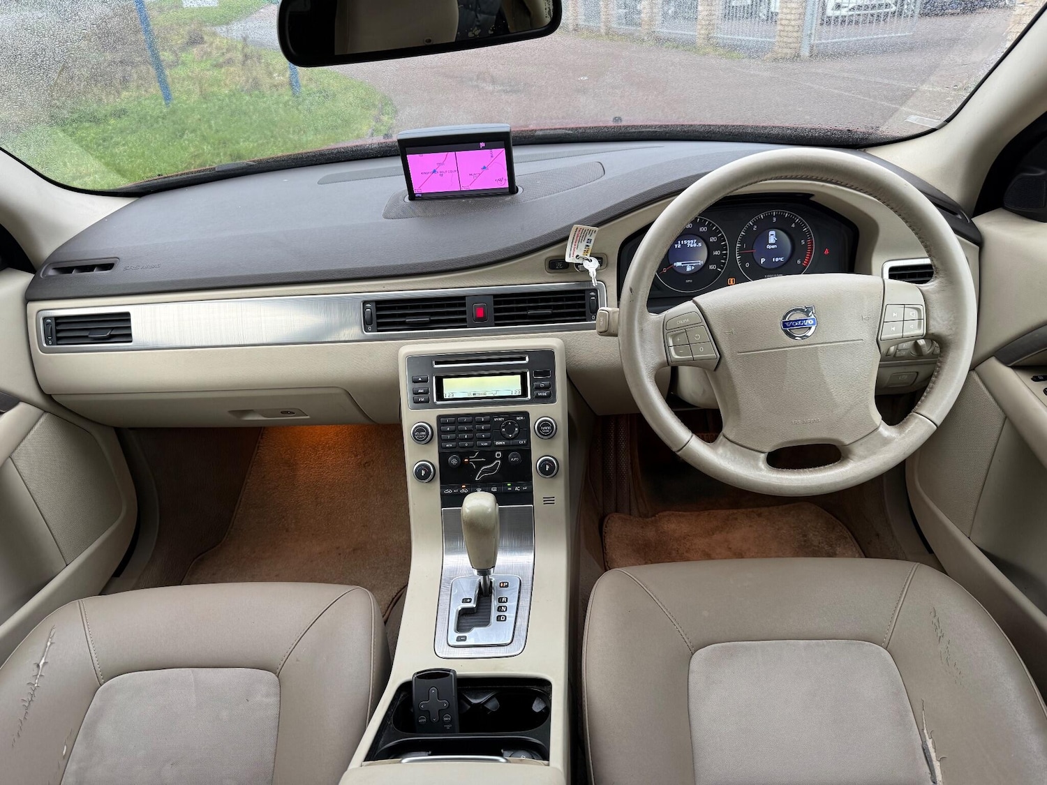 Used Volvo V70 2008 for sale - 76926244: Photo 8