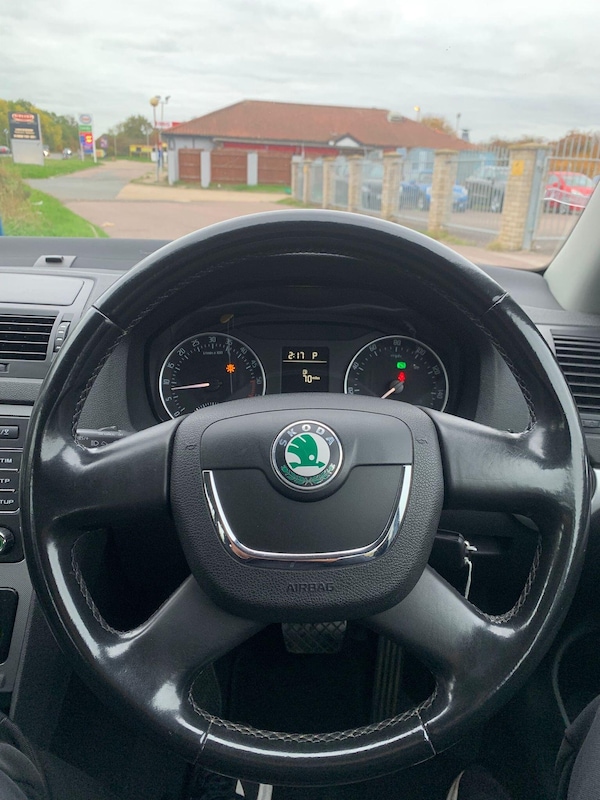 Used Skoda Octavia 2011 for sale - 76294582: Photo 12