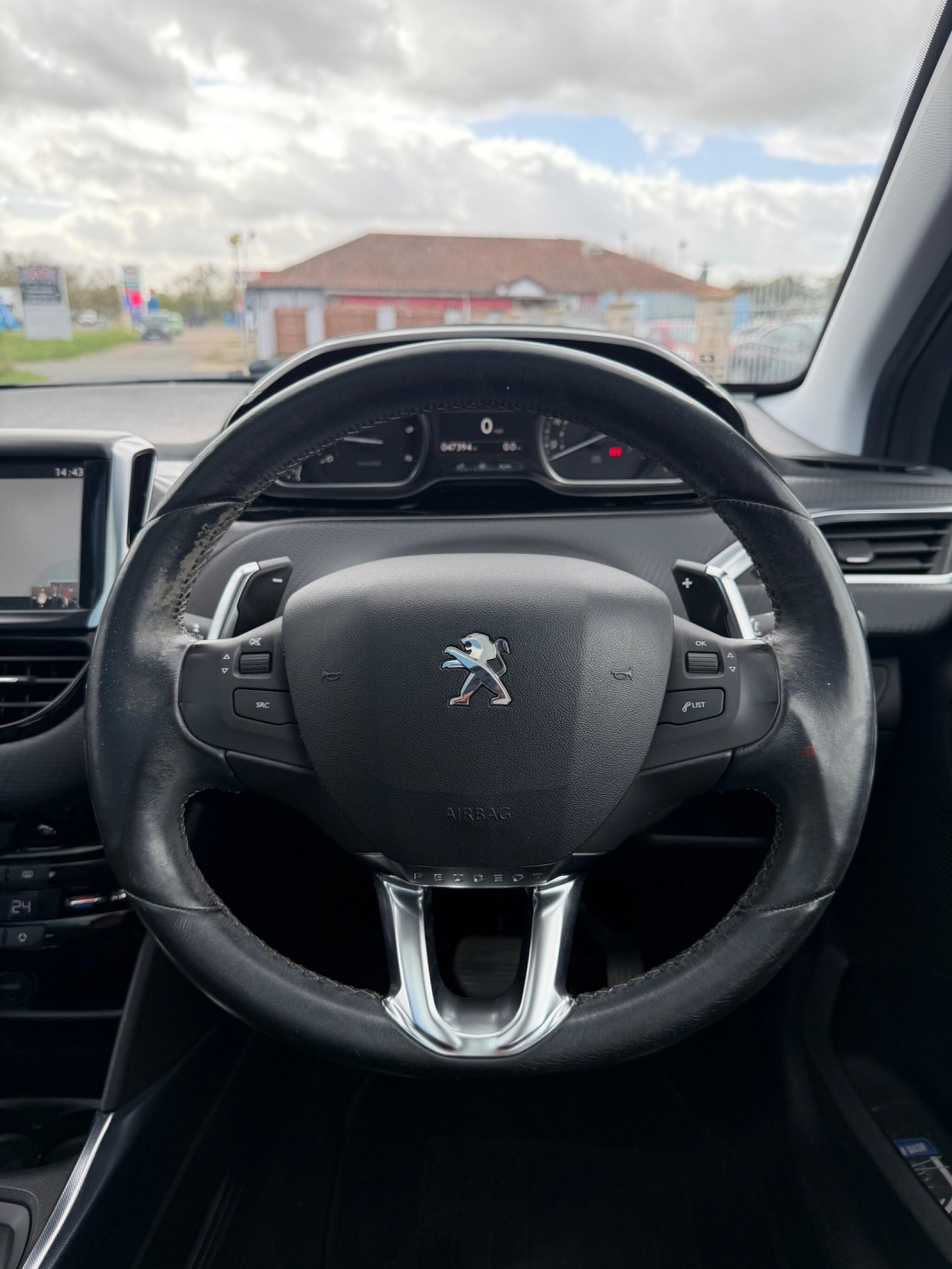 Used Peugeot 2008 2015 for sale - 78072267: Photo 12