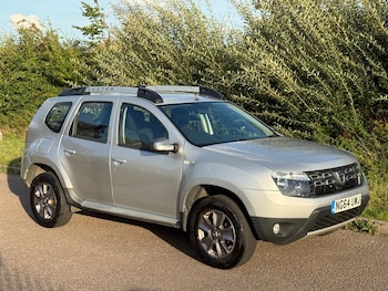 2015 (64) - 1.5 dCi Laureate Euro 5 5dr