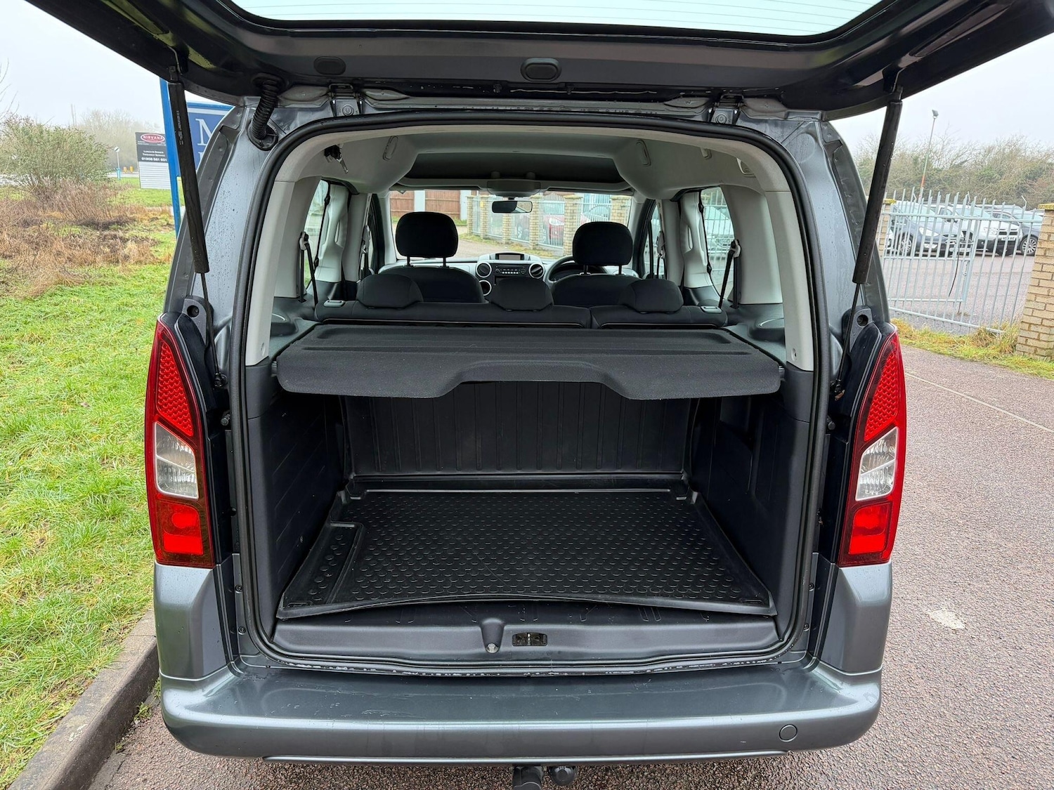 Used Peugeot Partner Tepee 2015 for sale - 77400702: Photo 18