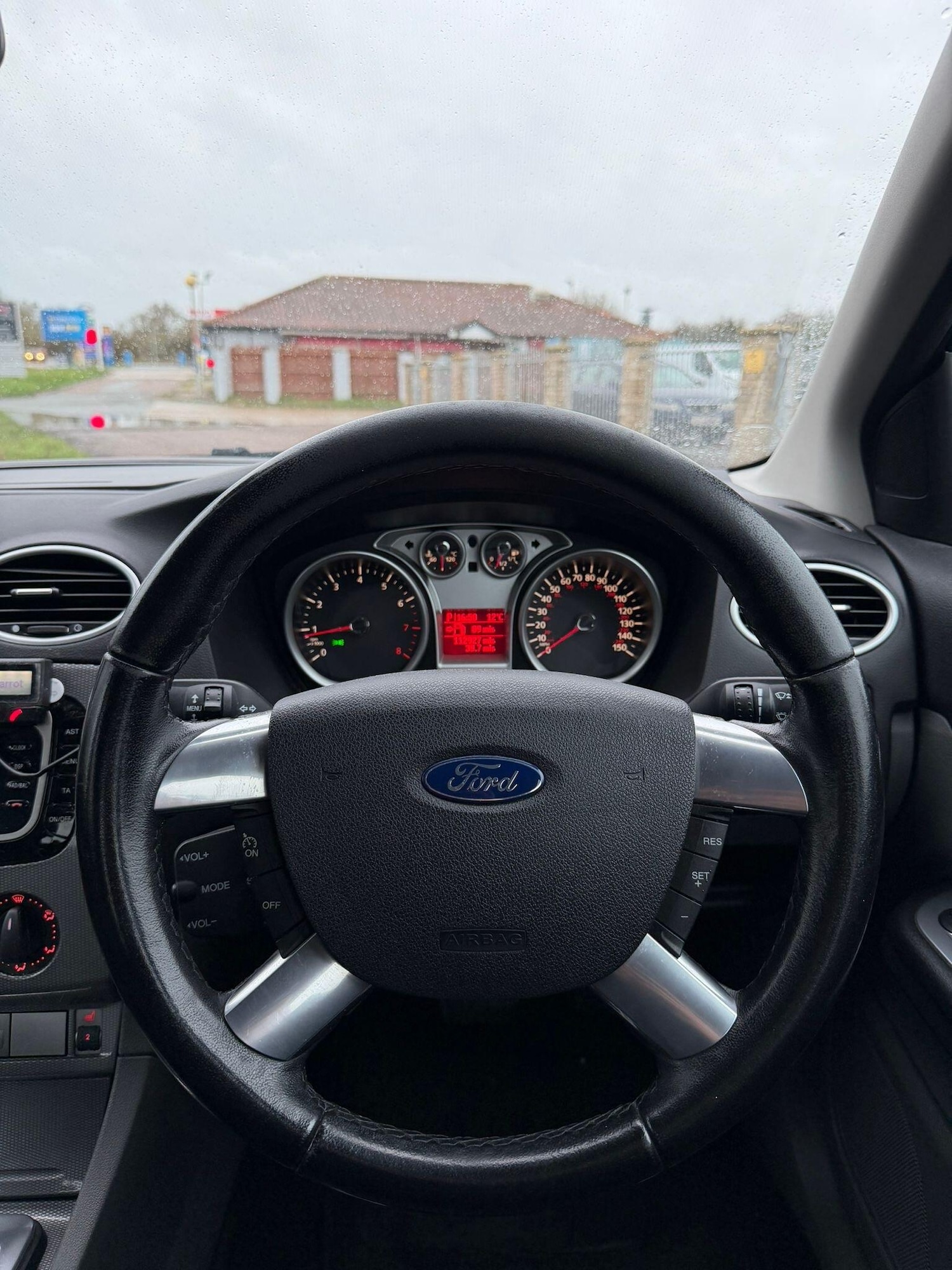 Used Ford Focus 2010 for sale - 77633021: Photo 12