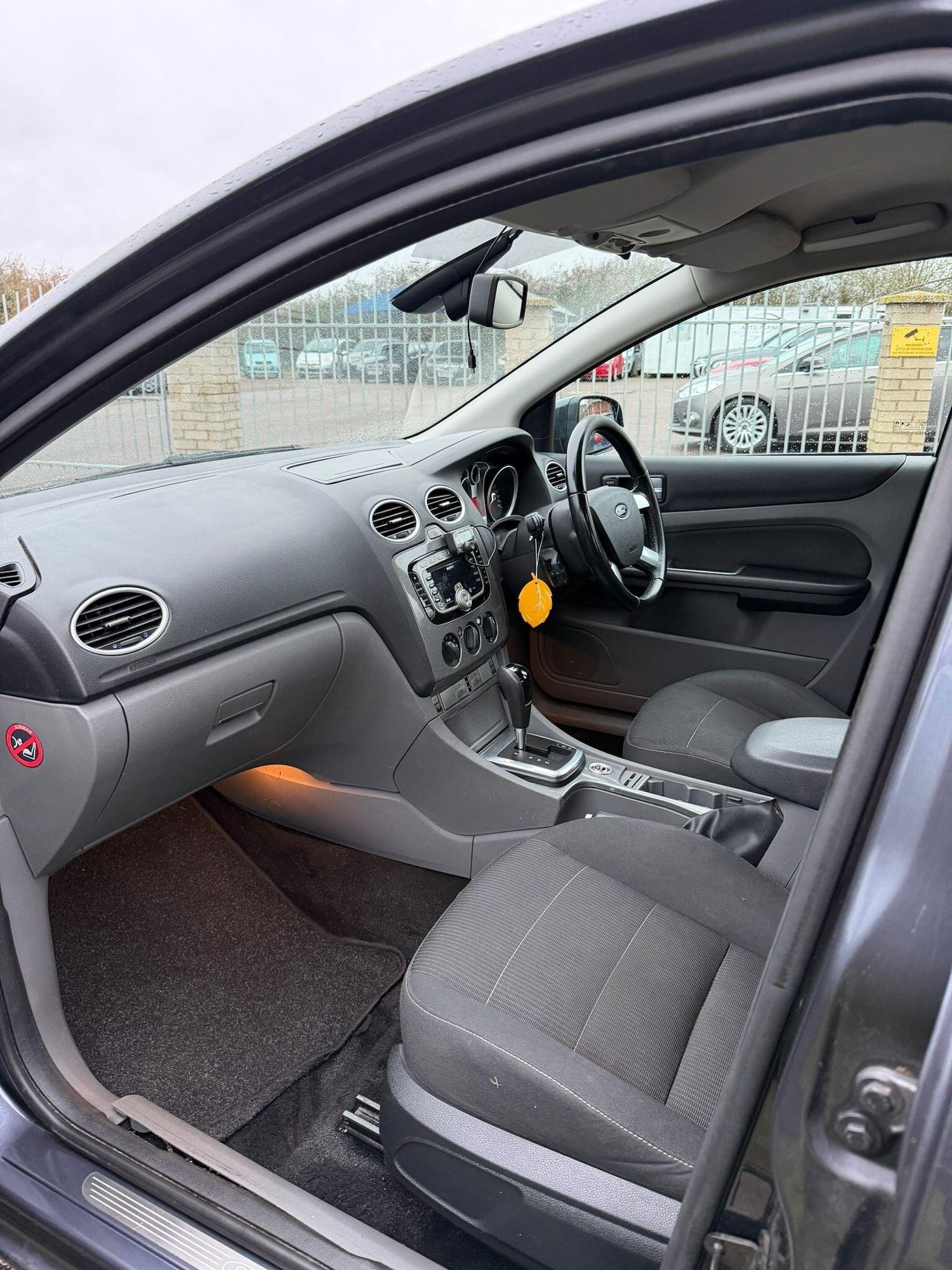 Used Ford Focus 2010 for sale - 77633021: Photo 15