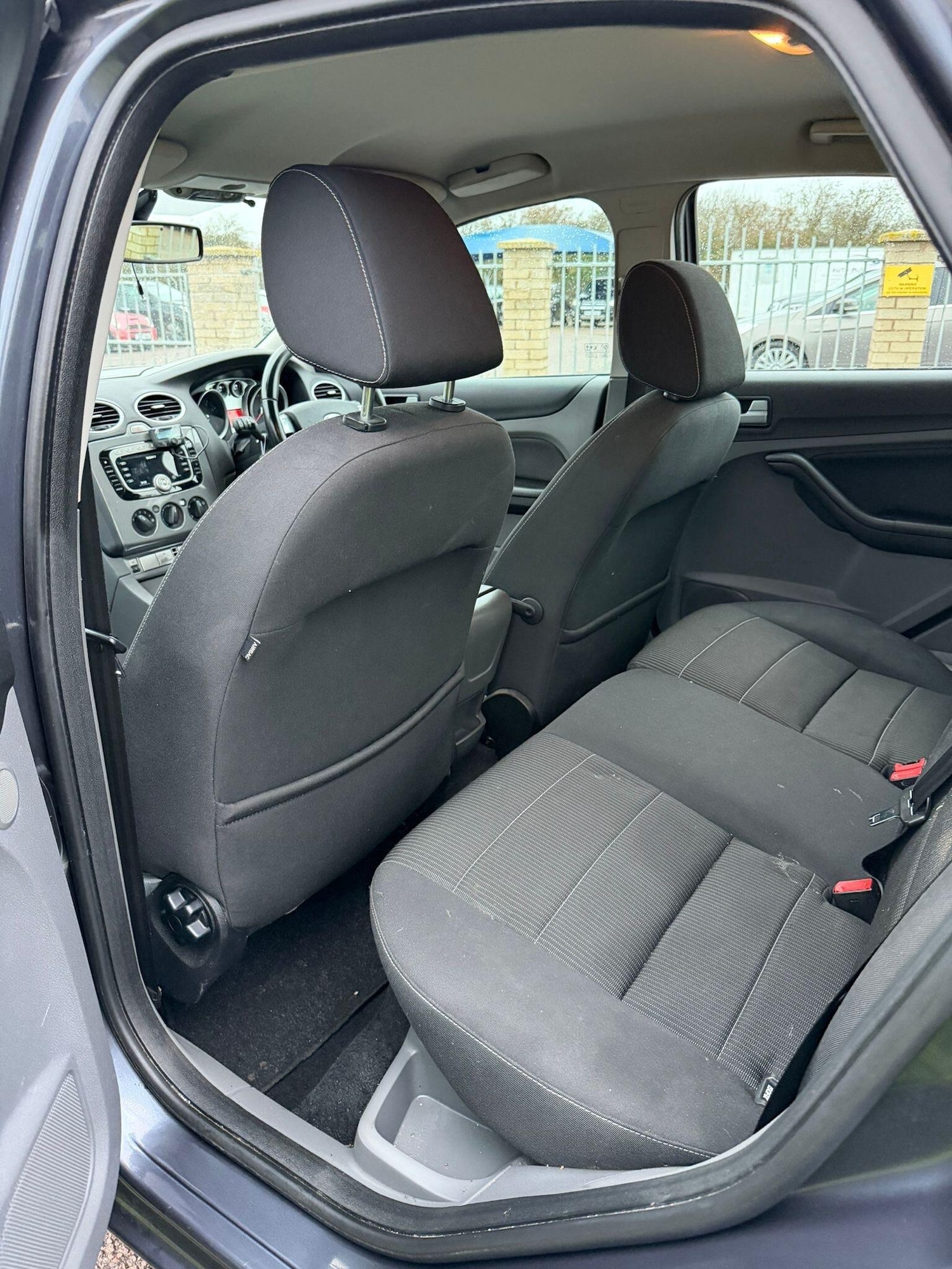 Used Ford Focus 2010 for sale - 77633021: Photo 17