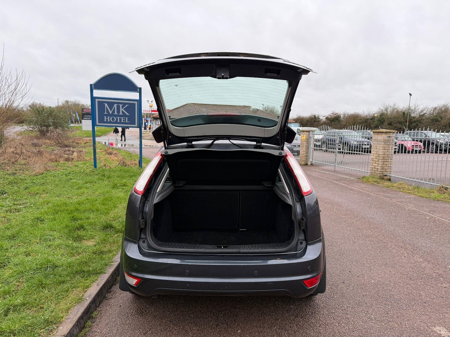 Used Ford Focus 2010 for sale - 77633021: Photo 19