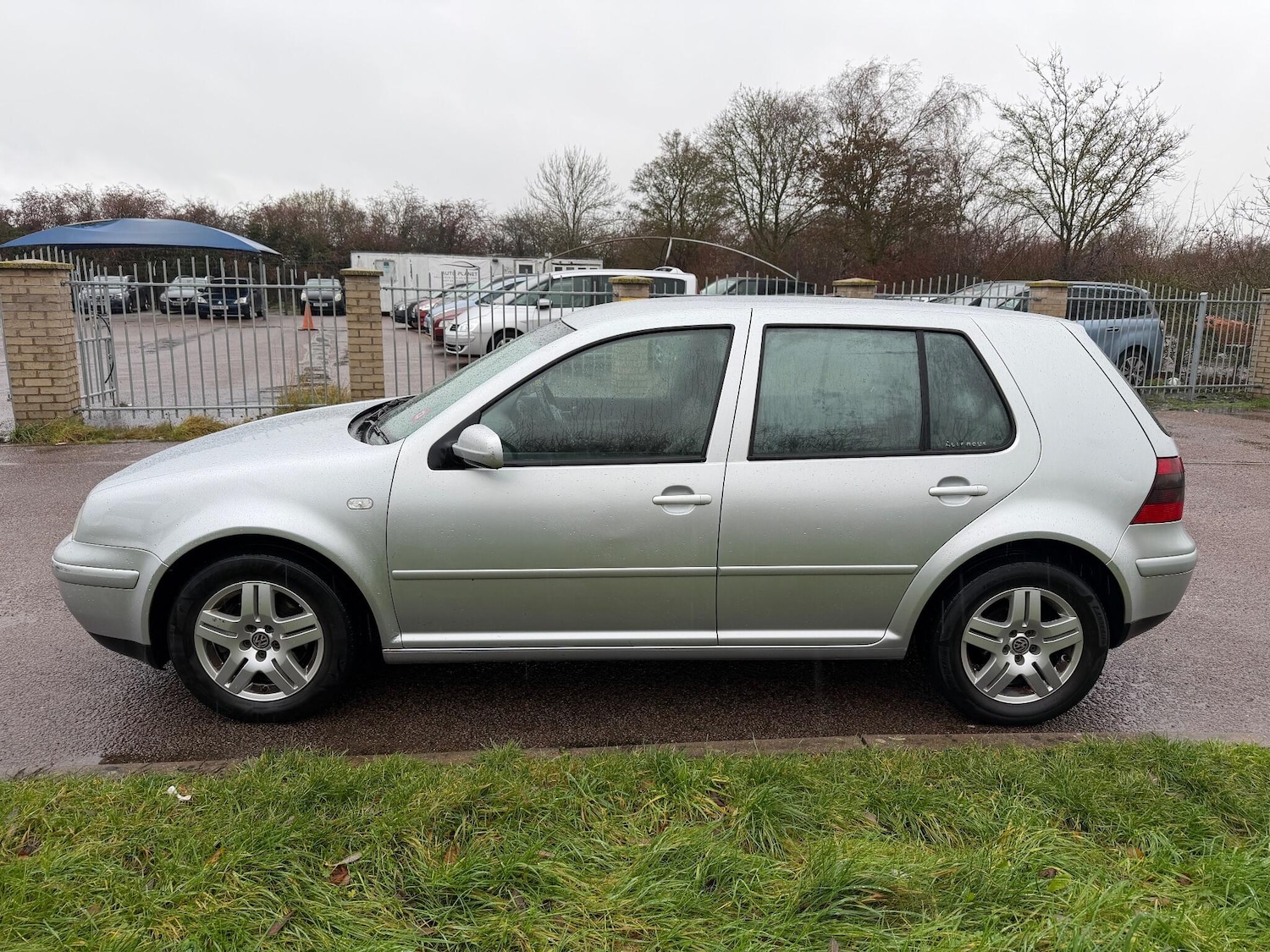 Used Volkswagen Golf 2002 for sale - 76964708: Photo 5