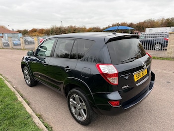 Used Toyota RAV4 2011 for sale - 76239013: Photo 4