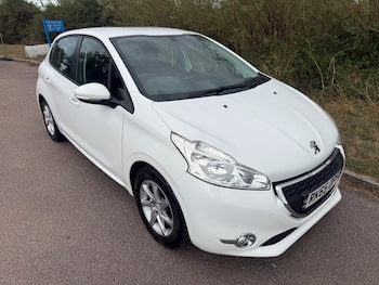Used Peugeot 208 2015 for sale - 79697792: Photo