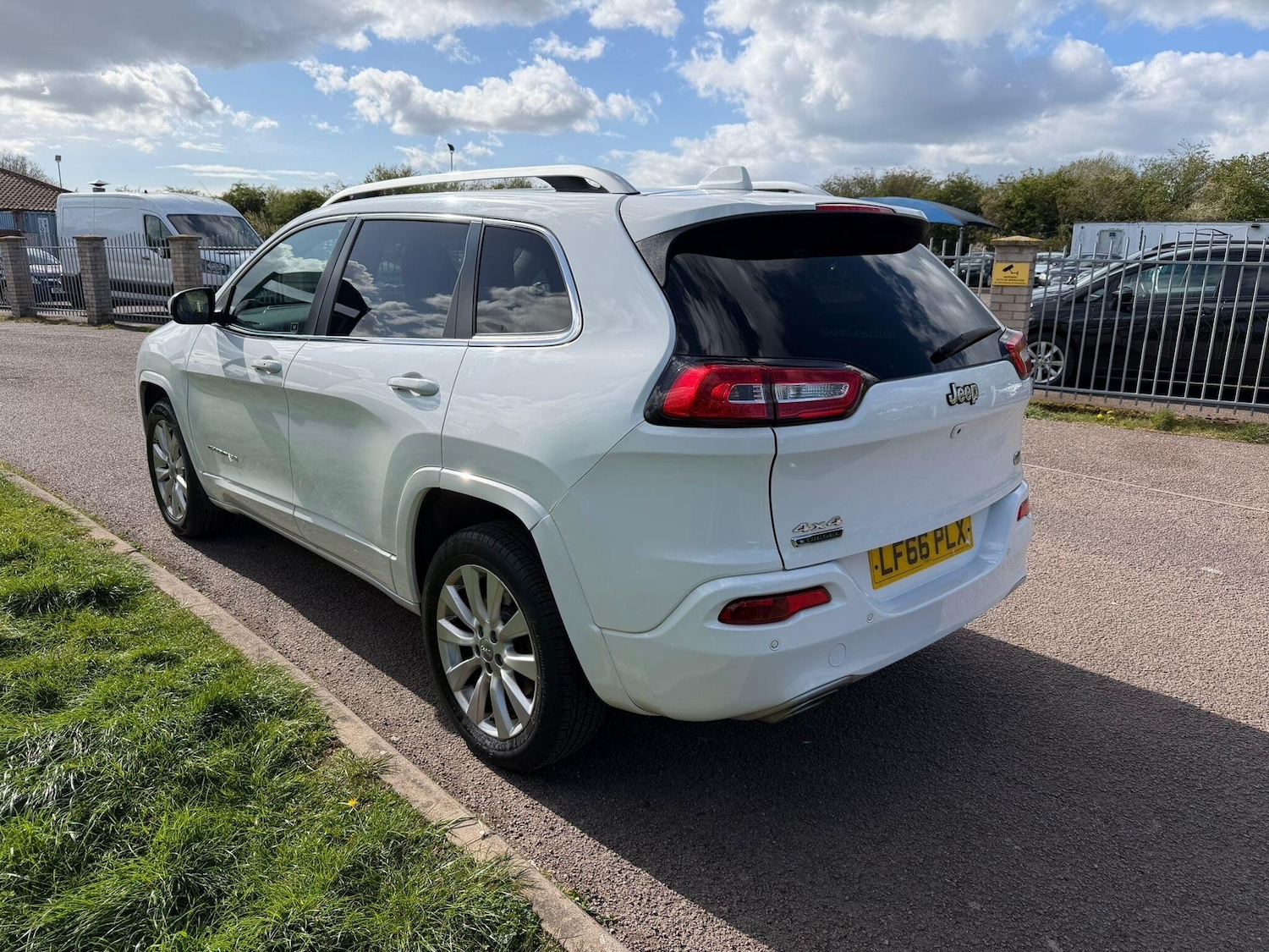 Used Jeep Cherokee for sale - 78214568: Photo 4