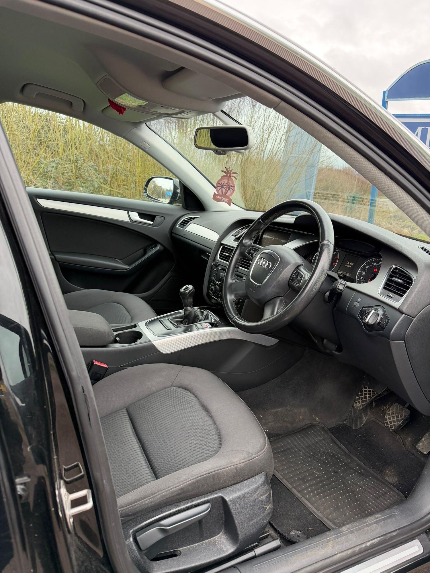 Used Audi A4 2011 for sale - 77633651: Photo 14