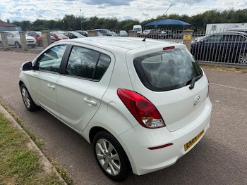 Used Hyundai i20 2014 for sale - 79074829: Photo