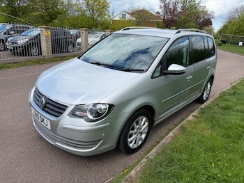 Used Volkswagen Touran 2010 for sale - 78319655: Photo