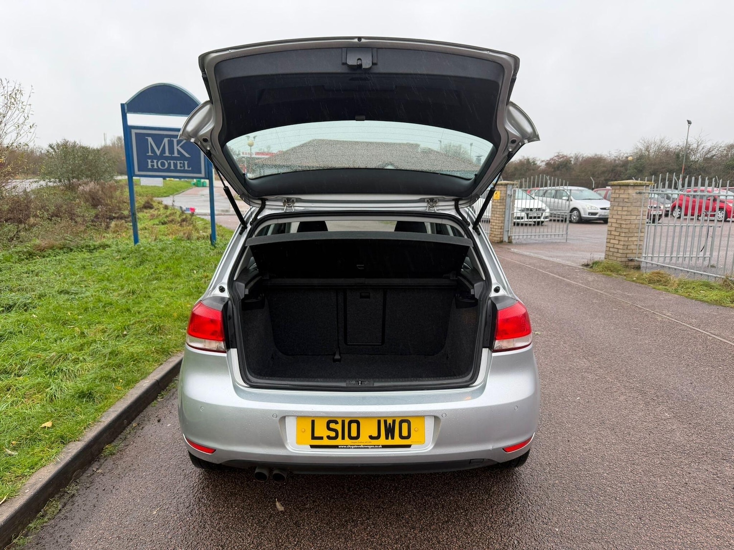 Used Volkswagen Golf 2010 for sale - 76765841: Photo 10