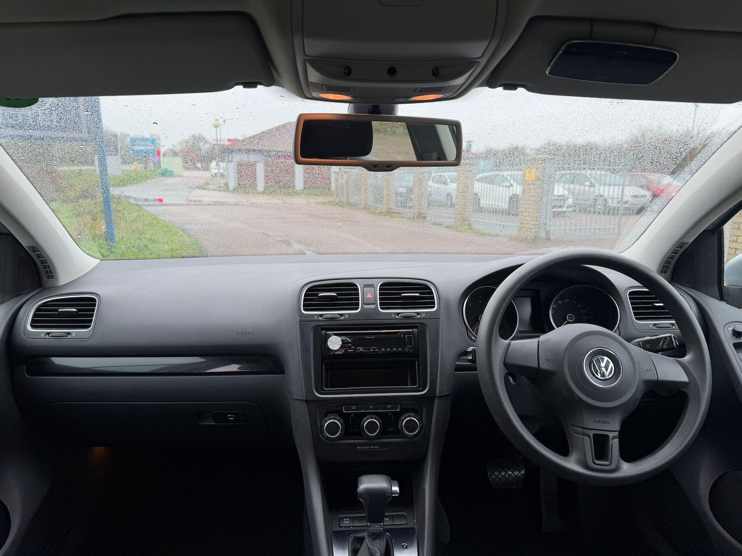 Used Volkswagen Golf 2010 for sale - 76765841: Photo 11