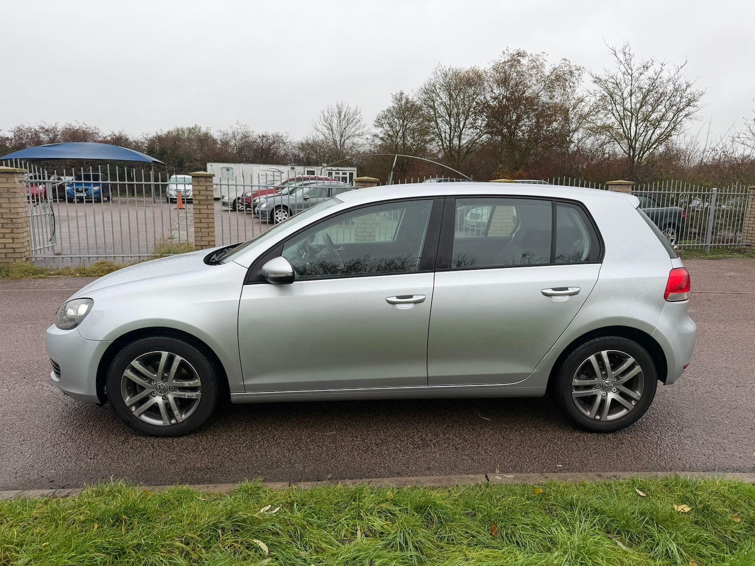 Used Volkswagen Golf 2010 for sale - 76765841: Photo 5