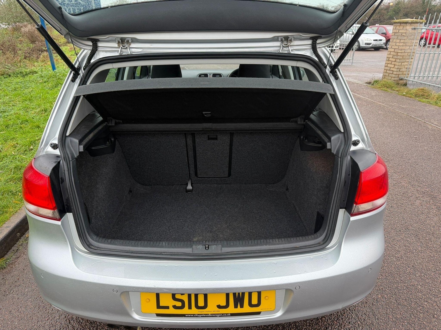 Used Volkswagen Golf 2010 for sale - 76765841: Photo 9