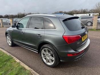 Used Audi Q5 2010 for sale - 77633147: Photo