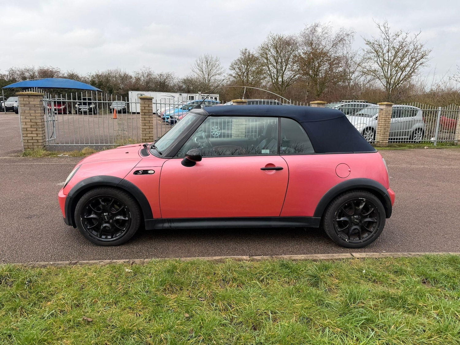 Used MINI Convertible 2008 for sale - 77376972: Photo 13