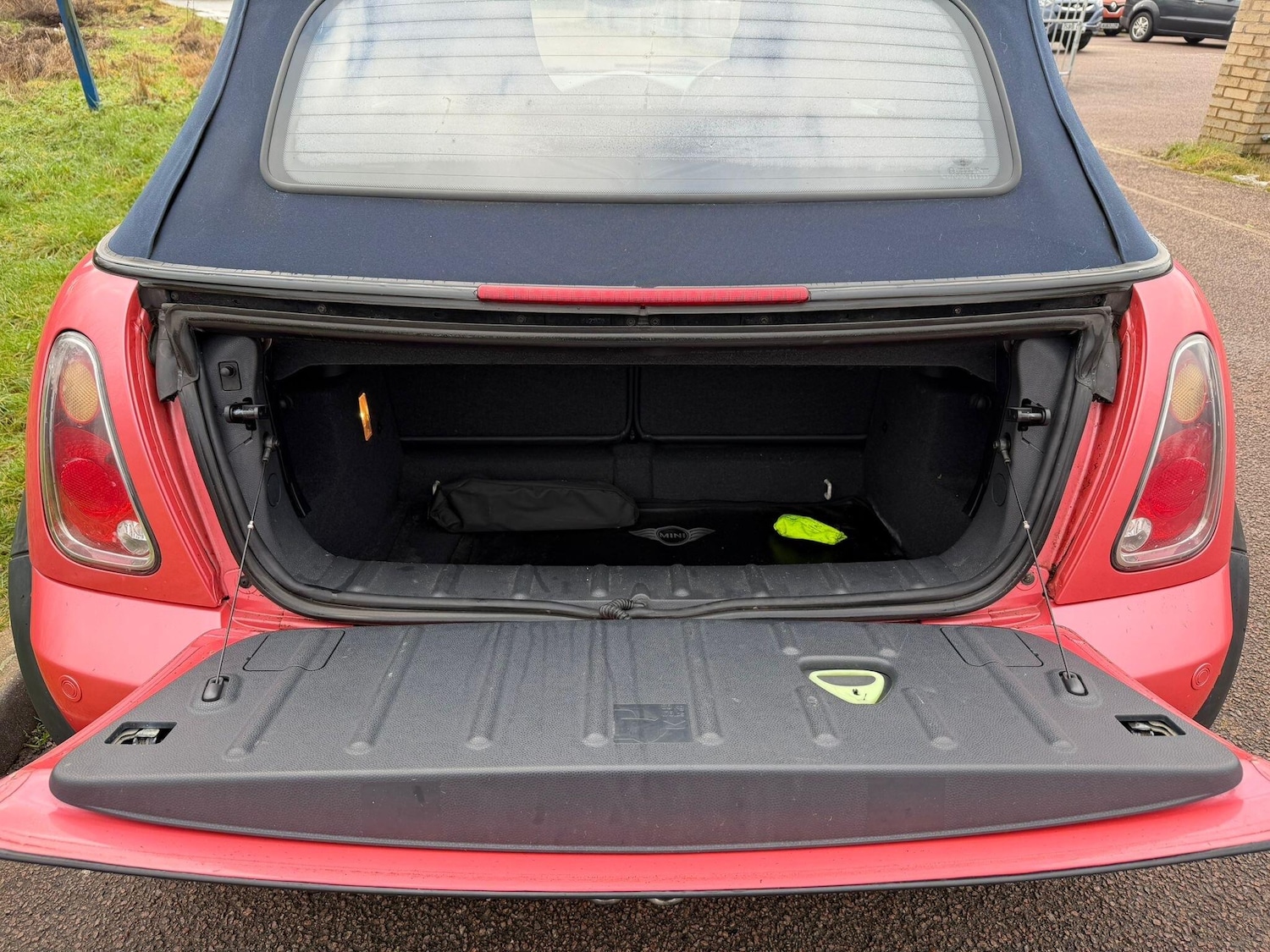 Used MINI Convertible 2008 for sale - 77376972: Photo 17