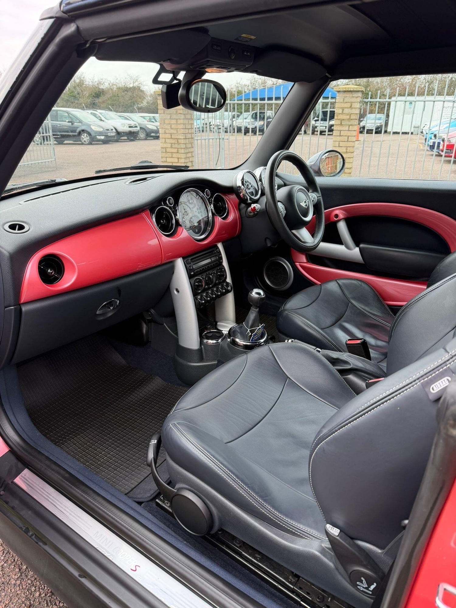 Used MINI Convertible 2008 for sale - 77376972: Photo 22